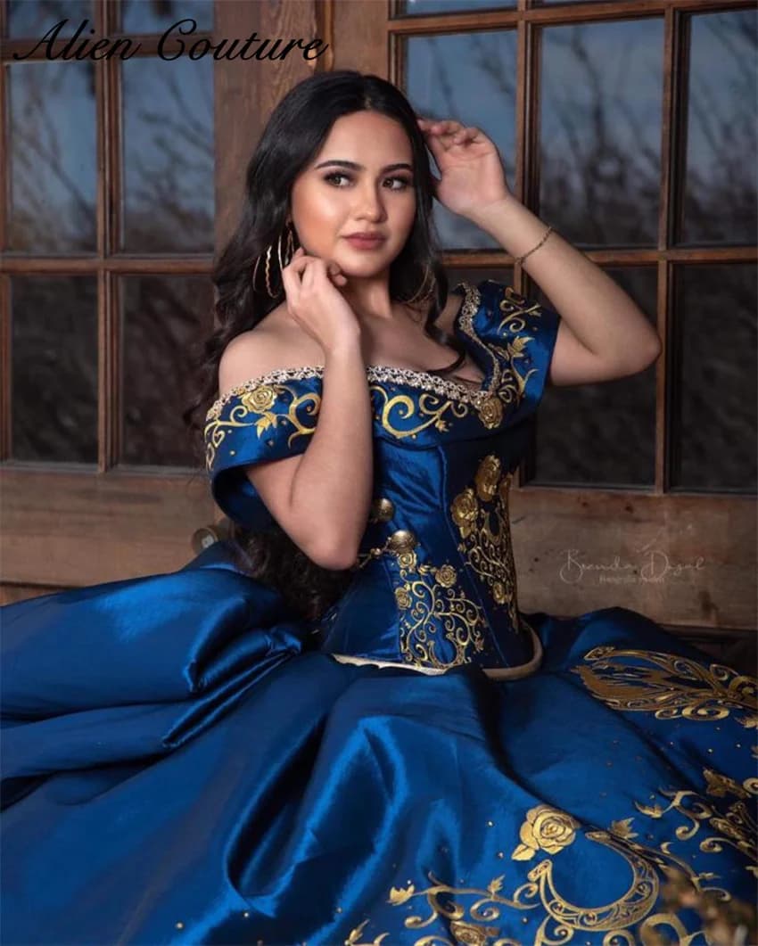 Splendidi abiti Quinceanera blu con volant a strati dolce perline diamanti abiti da festa di compleanno abiti da 15 con fiocco personalizzato