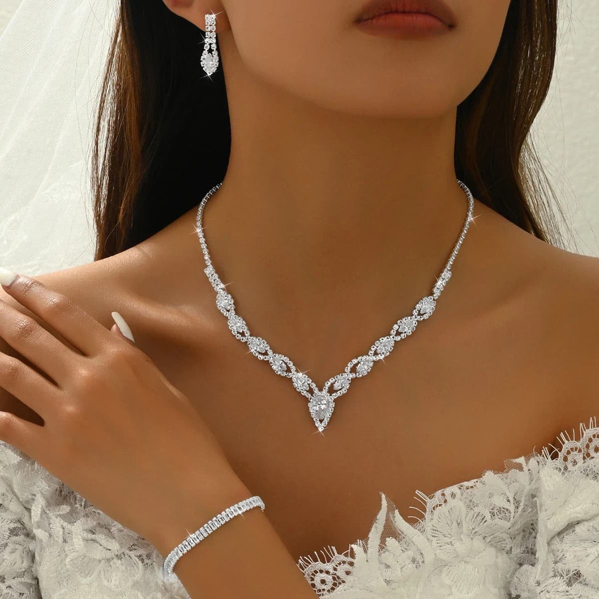Women's Fashionable Rhinestone Sparkling Earrings Necklace Bracelet Ring Jewelry Set Wedding Banquet Party Holiday Gift