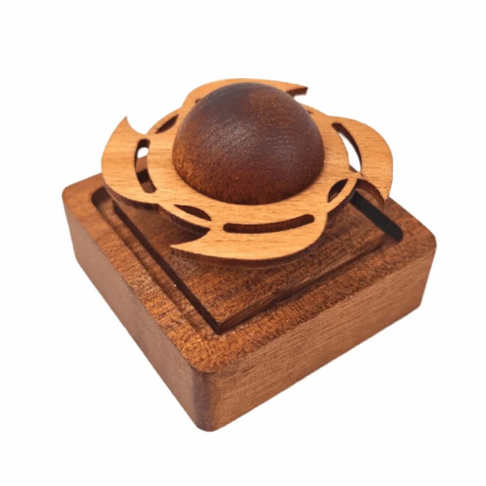Handmade Wooden Essential Oil Diffuser Jupiter Shape Creative Aromatherapy Diffuser Compact Elegance Car Ornament