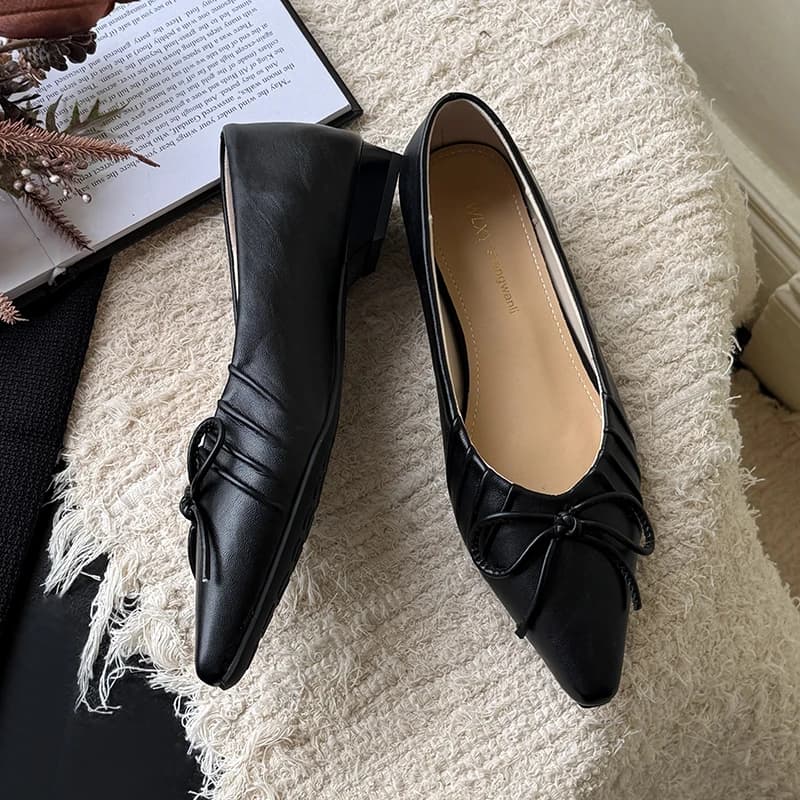 Nuovo 2025 moda scarpe a punta da donna appartamenti con scarpe morbide con nodo a farfalla femminile slip on calzature scarpe basse da donna poco profonde