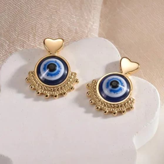 1 paio di orecchini a forma di occhio diabolico in acciaio inossidabile placcato oro 18 carati per donna, con parte superiore a forma di cuore e design a occhio blu, gioielli delicati di nicchia, perfetti per l'uso quotidiano e come regalo