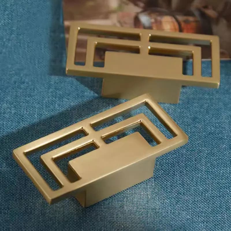 Maniglie per armadi Maniglie per cassetti in oro spazzolato Maniglie per porte dell'armadio Maniglia per libreria cava Ferramenta per mobili classica 32 mm