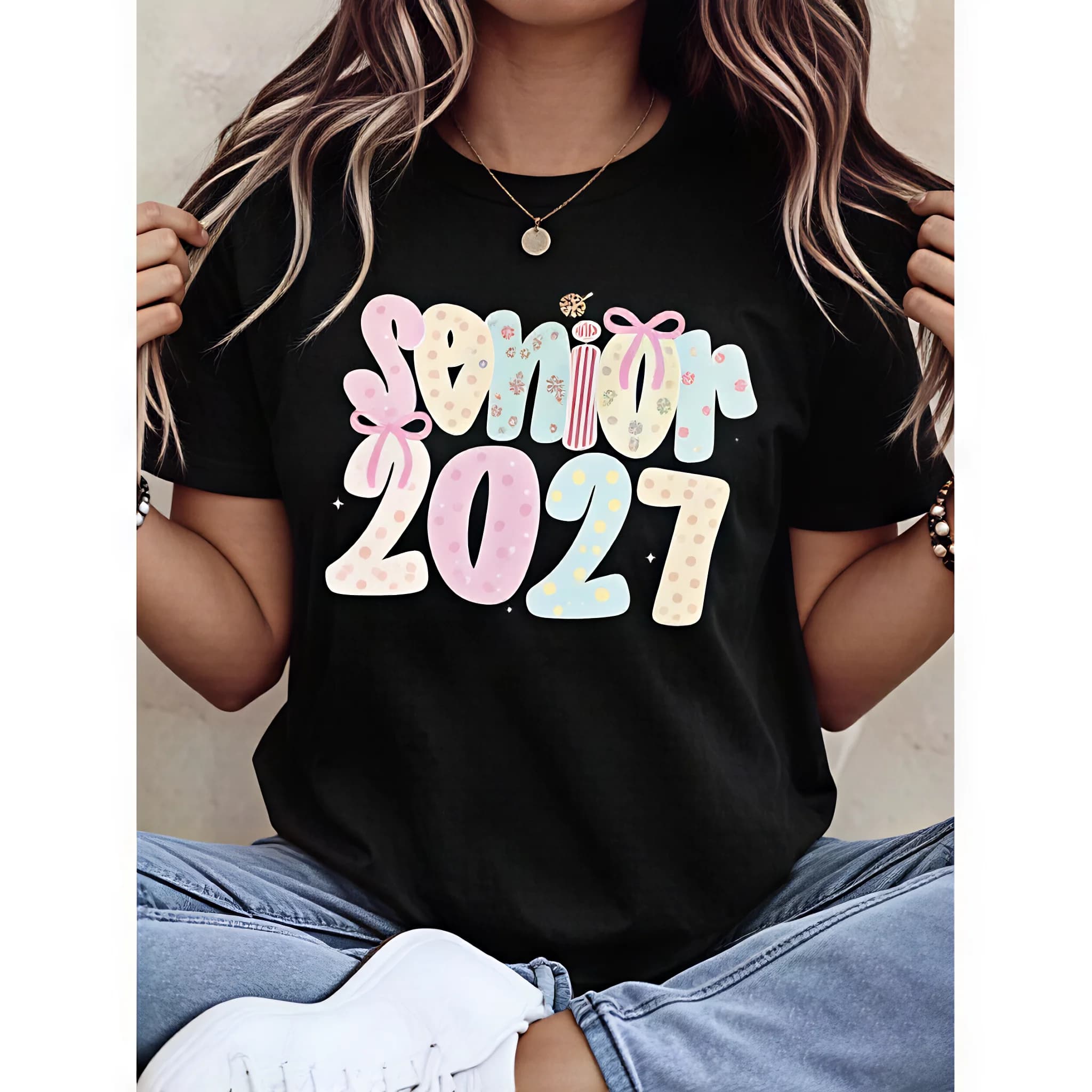 Senior 2027 T-Shirt With Pastel Embroidery And Bow Design For Graduation Celebration Gift For High School Students And College Seniors,220g