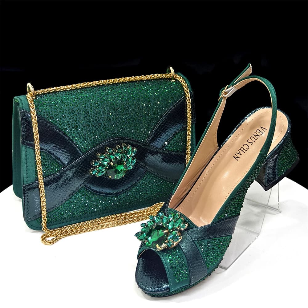 2025 Verde sexy stile corte design tacchi alti strass design sandalo da donna con borsa per la festa nuziale delle donne