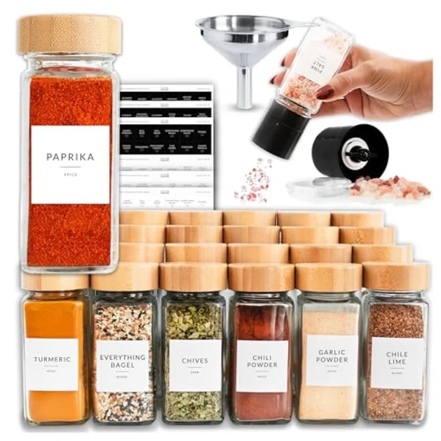 Set di 24 Barattoli in Vetro per Spezie con Etichette, 4oz, 374 Etichette per Spezie, Macinapepe, Contenitori Vuoti per Erbe e Condimenti