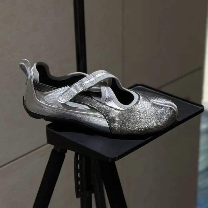 Women's Mary Jane Shoes Flats Velcro Strap Split Toe Soft Sole Casual Ballet Shoes Fashion Comfortable Daily Walking Footwear
