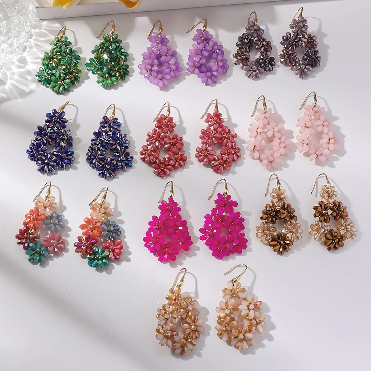 Boho Pendant Earrings with Crystals and Floral Beads, Craft Jewelry, Fashion Gifts, Drop Earrings with Flower Shape Beads for Women and Girls