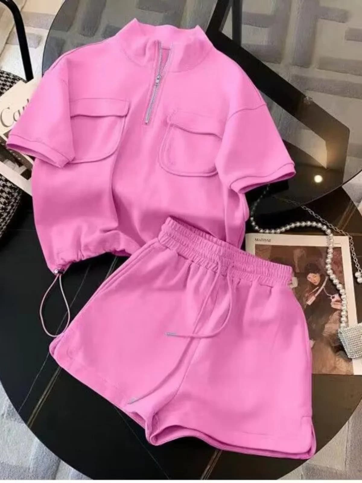 Completo Sportivo alla Moda: Top a Maniche Corte e Pantaloncini da Donna con Mezza Cerniera, Completo Due Pezzi Trendy Estivo 2026 Lunghezza Midi