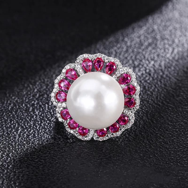 Nuovo stile con intarsi di perle bianche e design floreale delicato, anello da donna alla moda, accessori di gioielleria all'ingrosso, perline