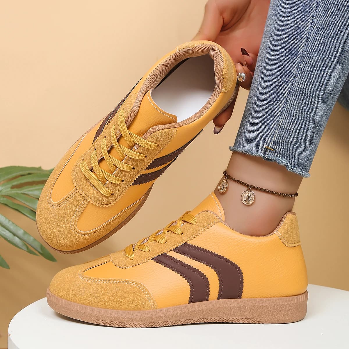 Scarpe sportive casual da donna gialle alla moda, scarpe da passeggio versatili e alla moda, comode scarpe sportive da esterno