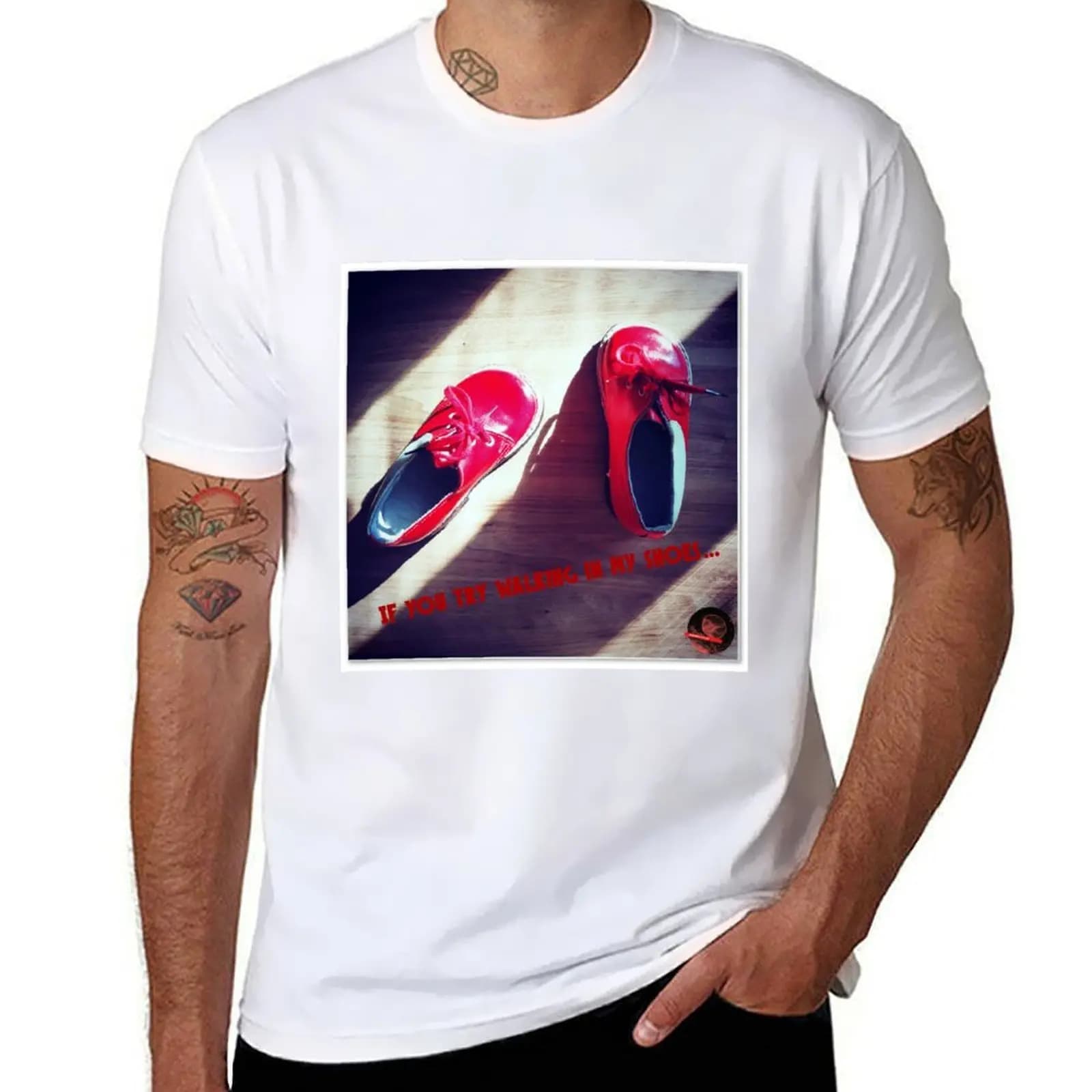 Se ti provare a camminare nelle mie scarpeSe ti speramo camminare nelle mie scarpe... T-shirt magliette anime per uomo T-shirt