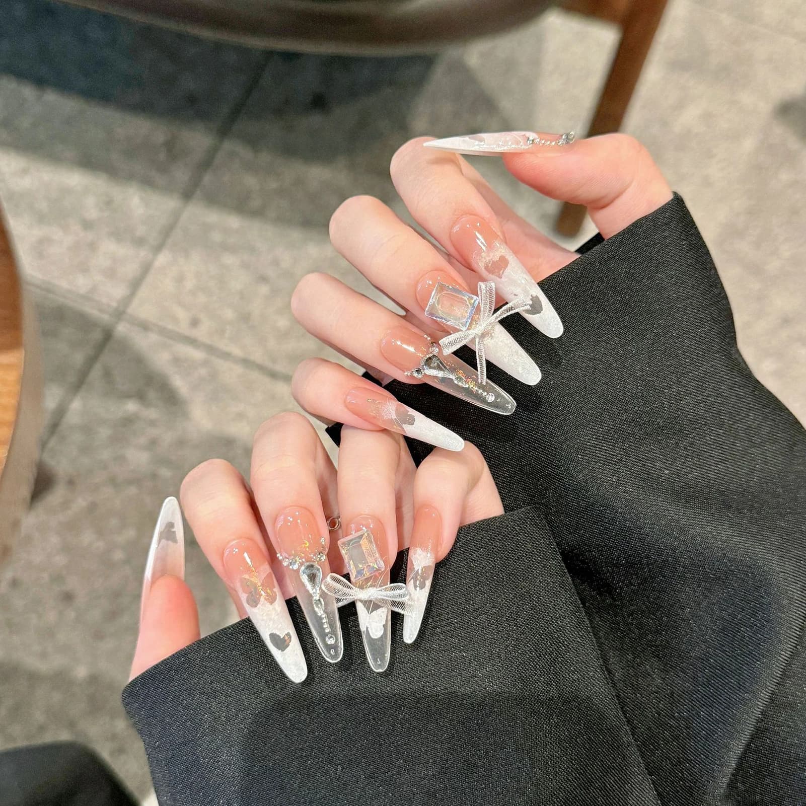 10 pezzi di unghie finte a stiletto lunghe con strass, stile francese, fatte a mano, unghie finte press-on per abbinare con abiti da ragazza