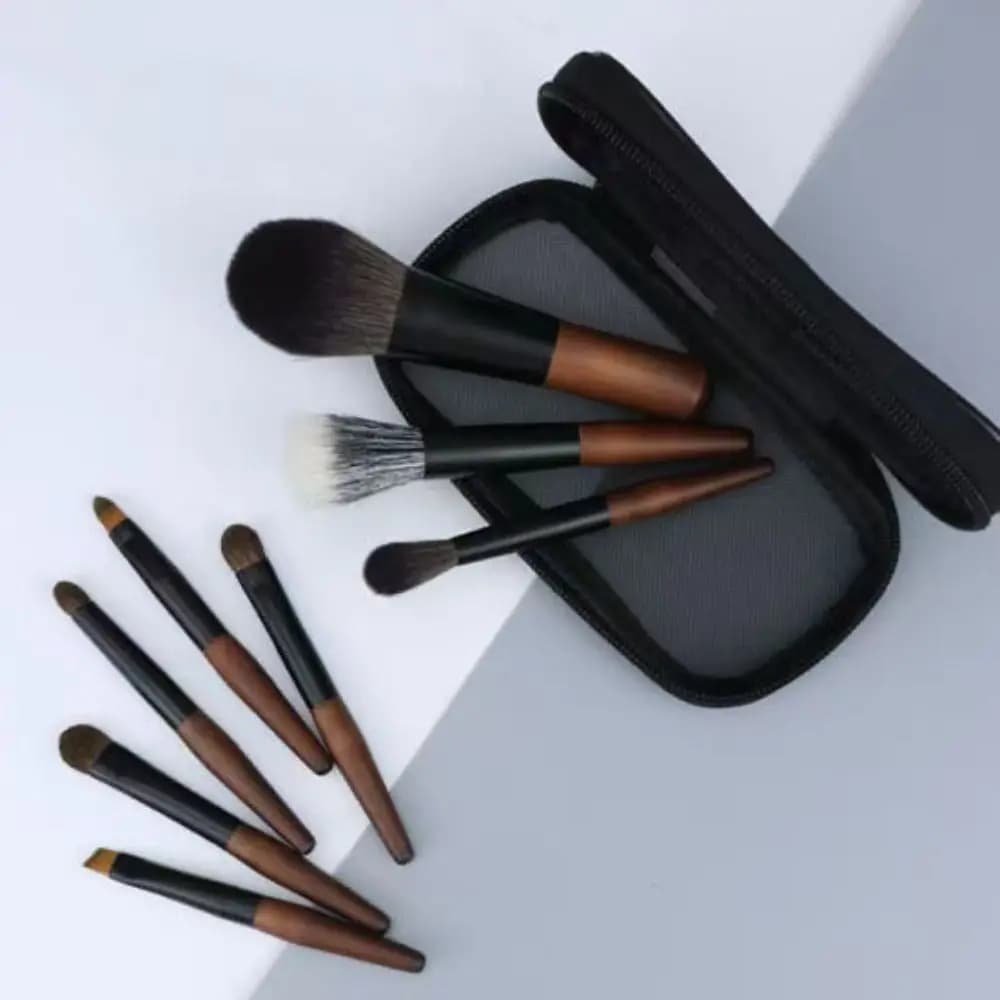 Set di 12 Pennelli per Labbra con Manico in Legno, Set di Pennelli Compatti per Correttore con Setole Soffici, con Scatola Portaoggetti, Set di Strumenti Cosmetici da Viaggio