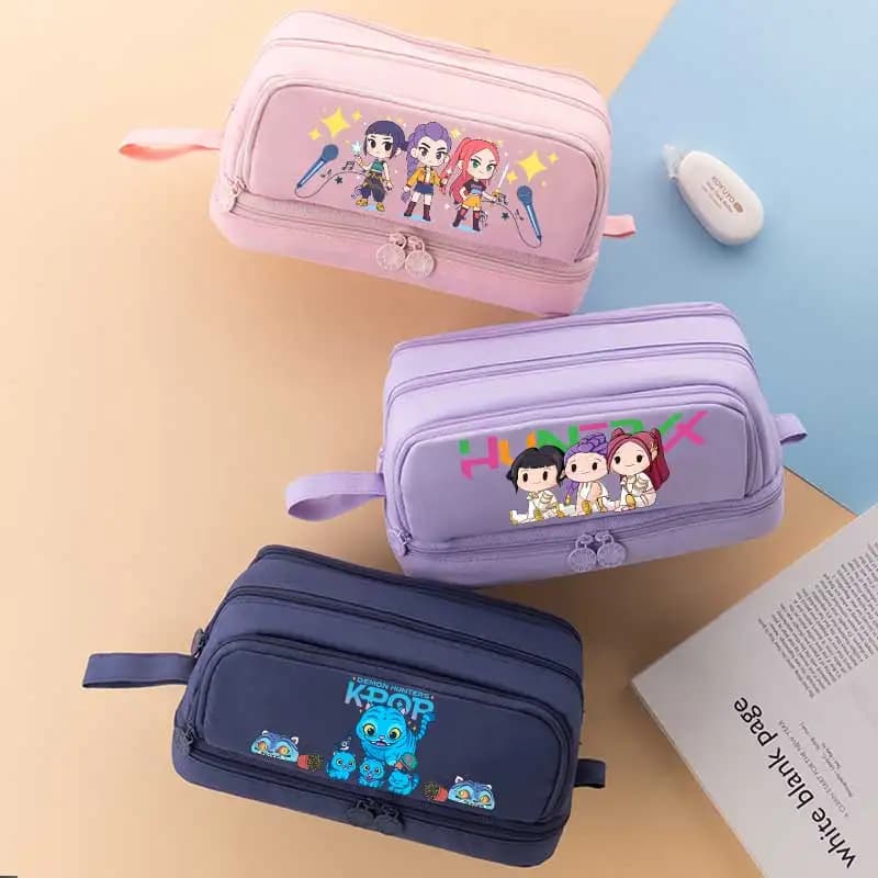 Astuccio per matite a tema K-Pop, borsa per cancelleria a doppio strato per bambini, borsa a tracolla per ragazze con design anime, regalo per fan di gruppi femminili