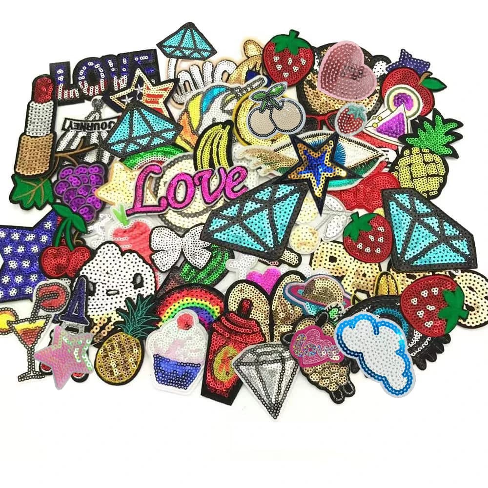 Set di 30 Pezzi Assortiti di Paillettes Termoadesive o da Cucire, Applicazioni Ricamate per Scrapbooking, Stili Casuali