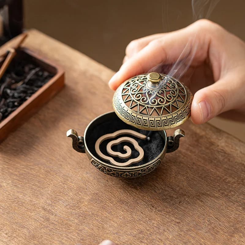 Double-Eared Ancient Style Incense Burner Nepal Hollowed-Out Tripod Incense Holder Creative Ding Censer Tea Table Home Decor