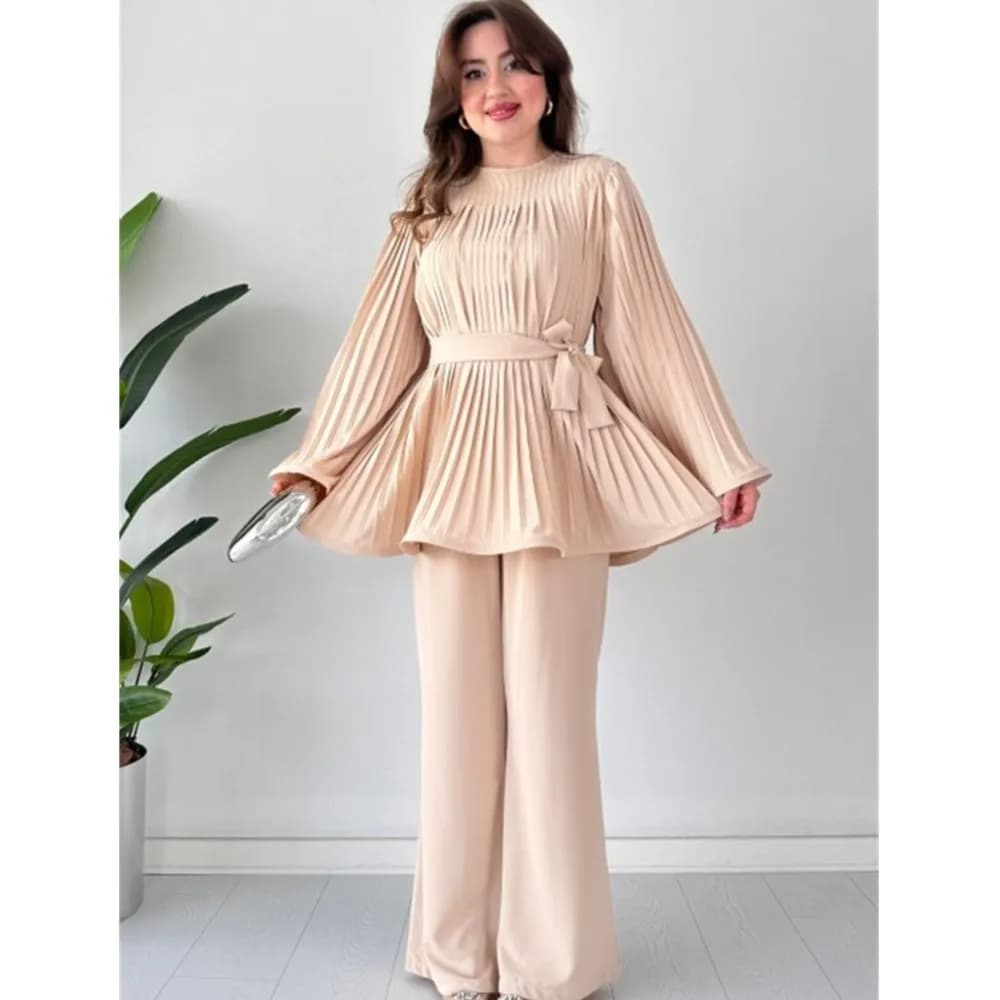 Completo da donna 2026: Nuovo set elegante due pezzi con top ampio plissettato allacciato e pantaloni a gamba larga, ideale per l'ufficio