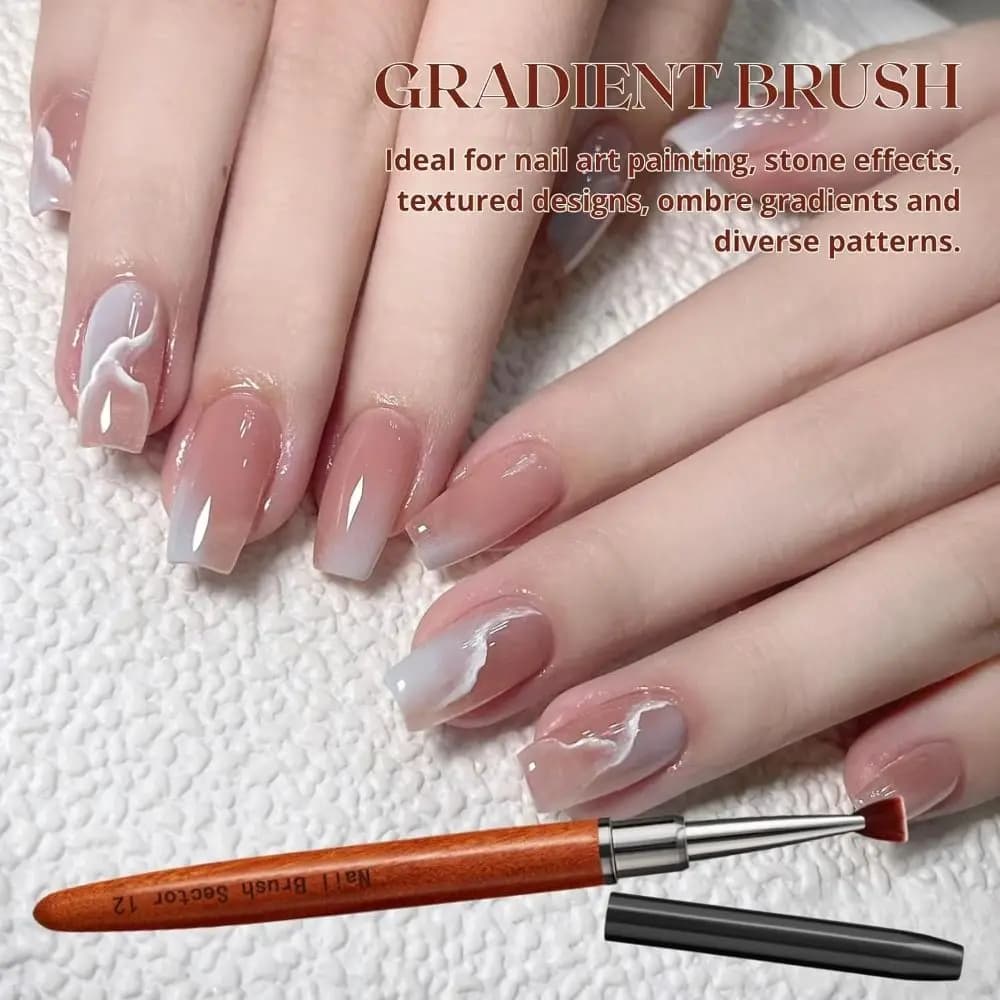 Fan-Shaped Nail Clean Up Brush for Blooming Gradients Blush Effects Wooden Handle Nail Dust Brush Dust Removal