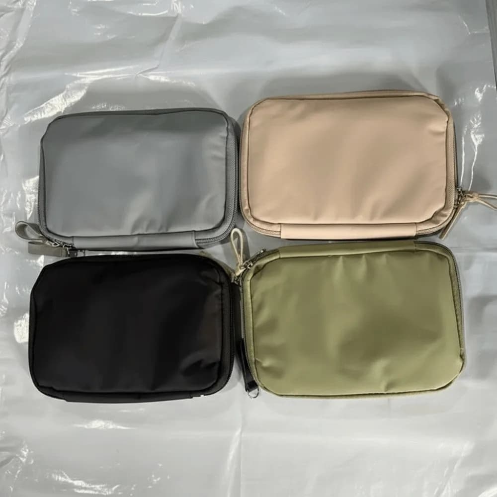 Borsa per passaporto in tinta unita Materiale in nylon Portafoglio da viaggio resistente all'acqua Stile portatile Design multifunzione Porta passaporto