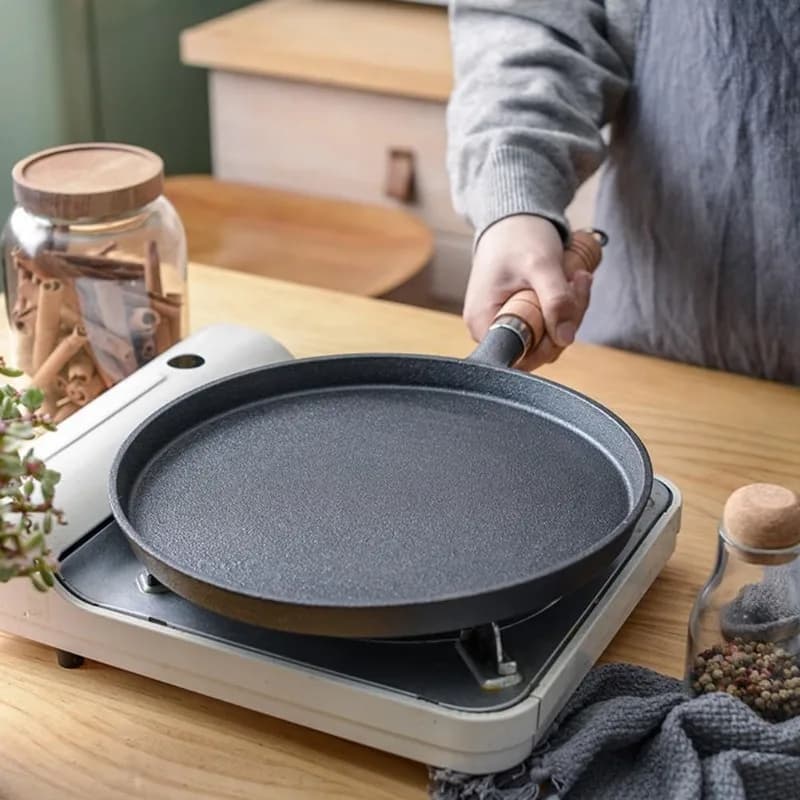 10.2 Inch Flat Bottom Cast Iron Frying Pan with Handle Nonstick Skillet for Egg Thin Pancake Household Kitchen Cooking Cookware