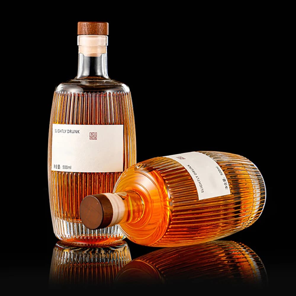 Bottiglia di vetro da 500 ml con tappo in legno Decanter per liquore di whisky Decanter per vino in cristallo addensato