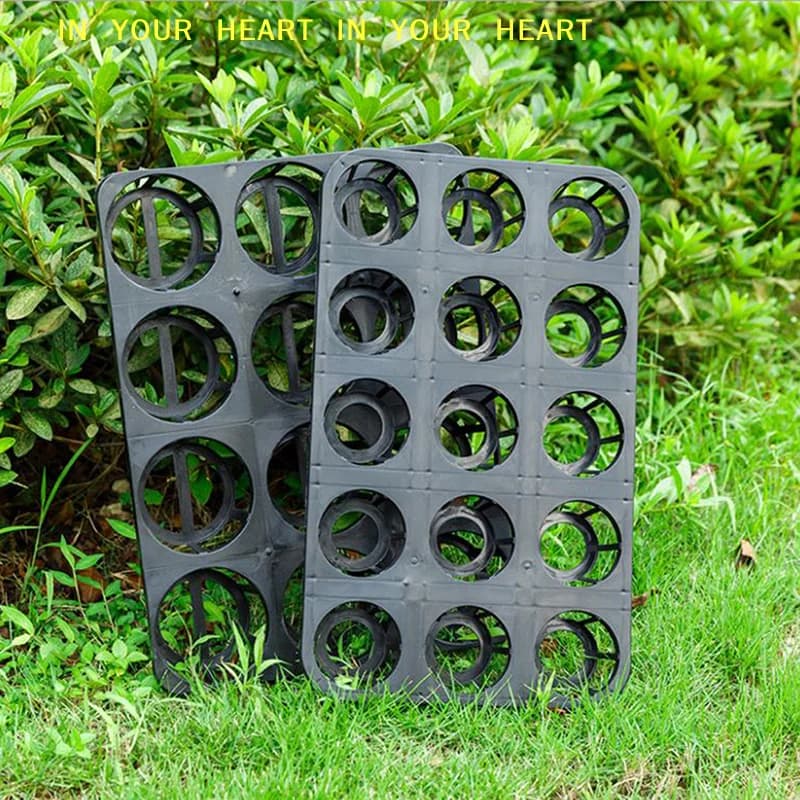 Round Plastic Plant Vases, Seed Trays and Plant Growing