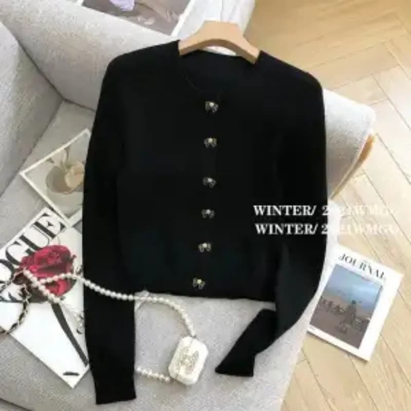 Giacca cardigan maglione nero da donna Primavera e autunno Breve nicchia Temperamento versatile Maglione lavorato a maglia Top elegante femminile