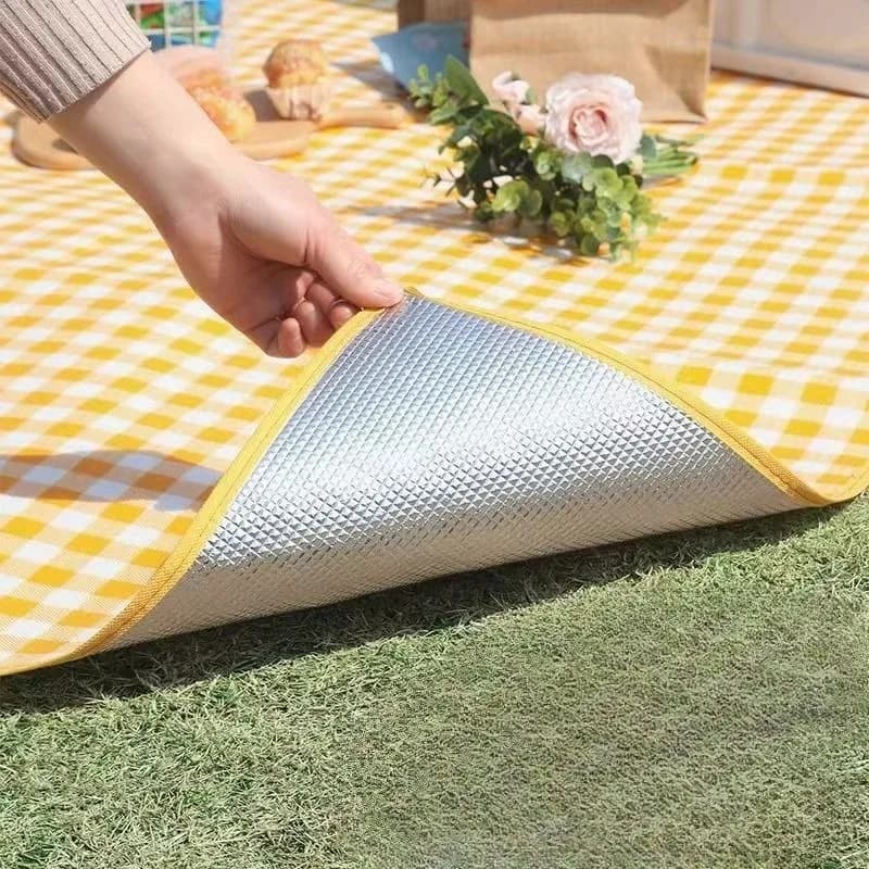 1pcs Picnic mat, three-layer thick outdoor camping tent mat, spring outing cushion, waterproof lawn mat 200cm*200cm