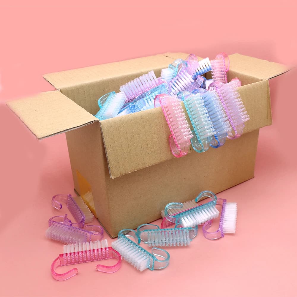 50 pz/lotto Spazzole per la pulizia delle unghie Strumenti Spazzole per la pulizia della polvere in plastica colorata Nail Art Manicure Pedicure Polvere Spazzola morbida per rimuovere