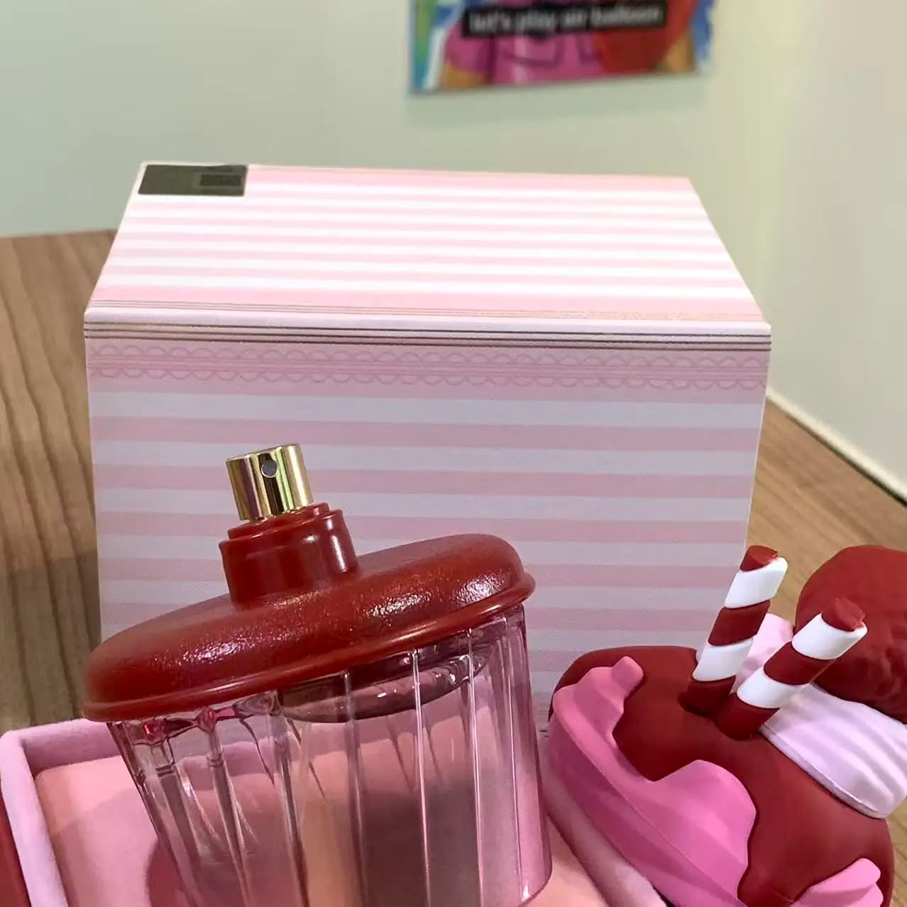BERRY ON TOP - New scent of vanilla and fruit spray, sweet and persistent fragrance, perfect gift, full of atmosphere for appointments!