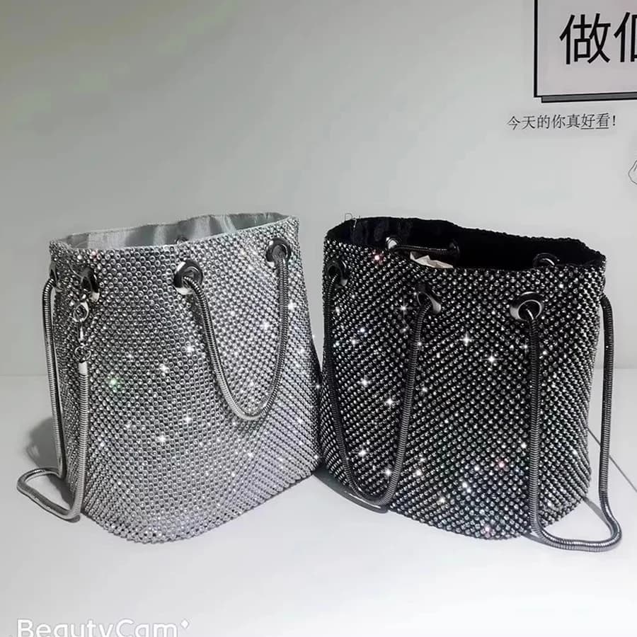 Borse a secchiello a catena lucida Borse da sera da donna Diamanti Borse a tracolla in argento morbido Pochette con strass Borse da sposa per feste da sposa