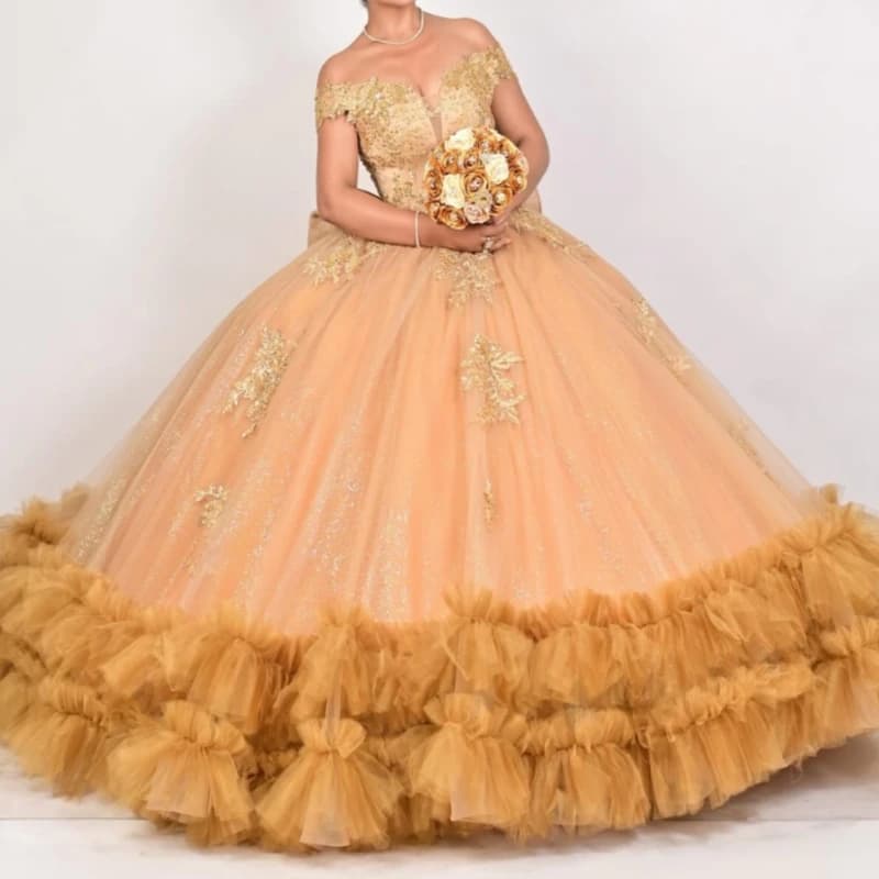 Abiti Quinceanera arancione lucido con spalle scoperte Applique Perline Fiocco a strati Tull Party Compleanno Sweet 16 Dress Abiti 15 De