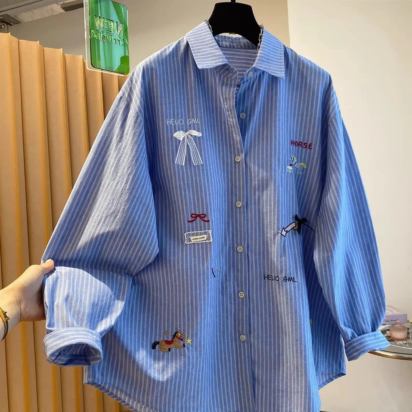 Camicia Coreana Blu Ricamata a Righe da Donna, Nuova Collezione Primavera Autunno 2026, Giacca Casual Larga da Donna, Blusa Slim con Risvolto