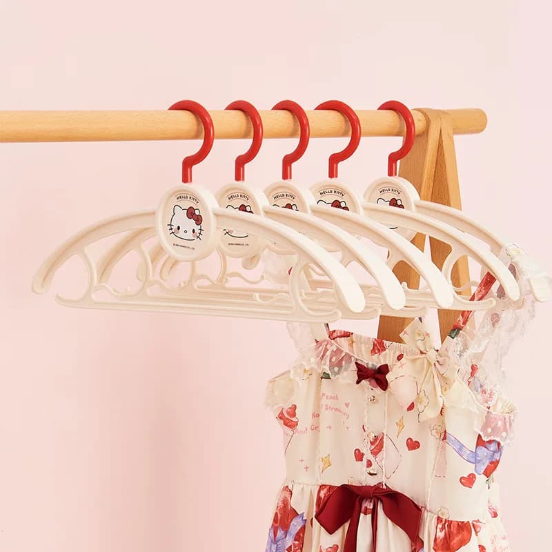 5PCS Kawaii Sanrio Stendino Balcony Bella Hello Kitty Home Products Girls Plastic Slip Students Sleeping Clothes
