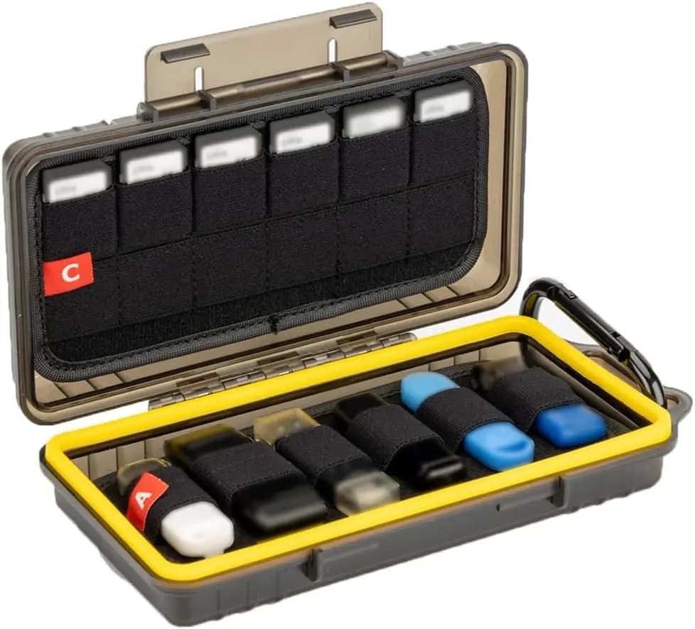Custodia Impermeabile per Chiavette USB con Design Antiurto, Contiene 12 Chiavette USB A/C e 24 Schede di Memoria