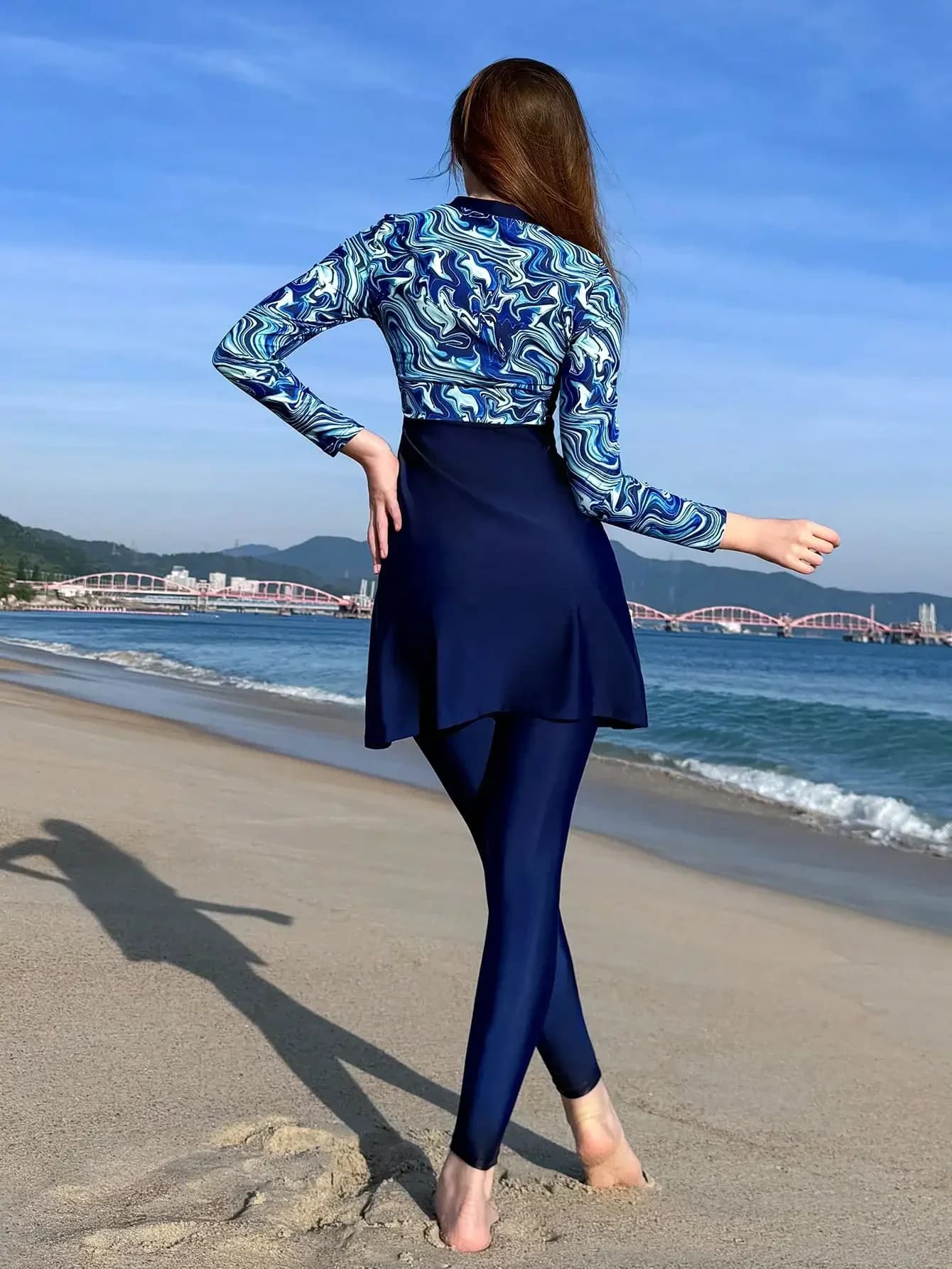 Set da spiaggia da donna in 3 pezzi con top a maniche lunghe e gonna