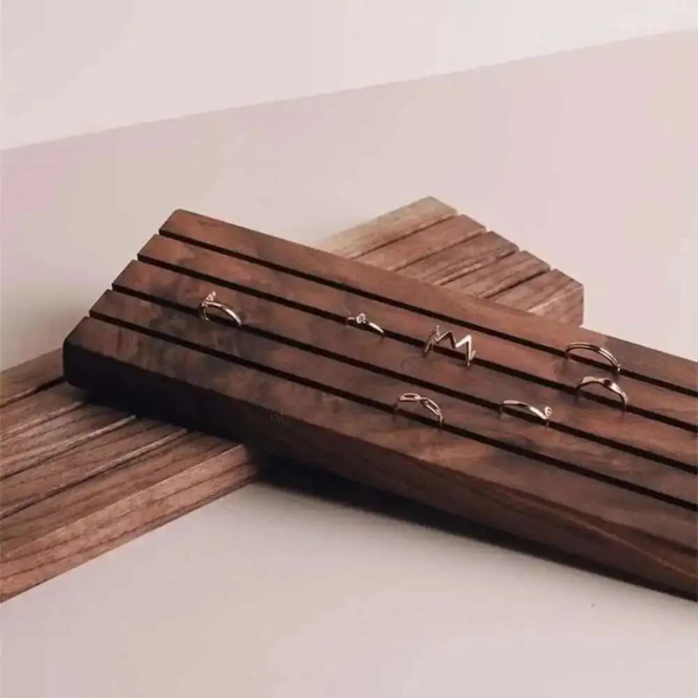 Set di vassoi per orecchini in noce nera, porta braccialetti per unghie, mensola sospesa, anello da tavolo, pallet, piatto per esposizione in blocchi di legno