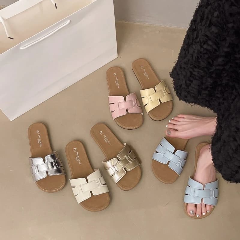 Nuove Ciabatte Estive da Donna Leggere e Piatte, Sandali Sexy da Spiaggia con Punta Aperta, Ciabatte Moda Femminili