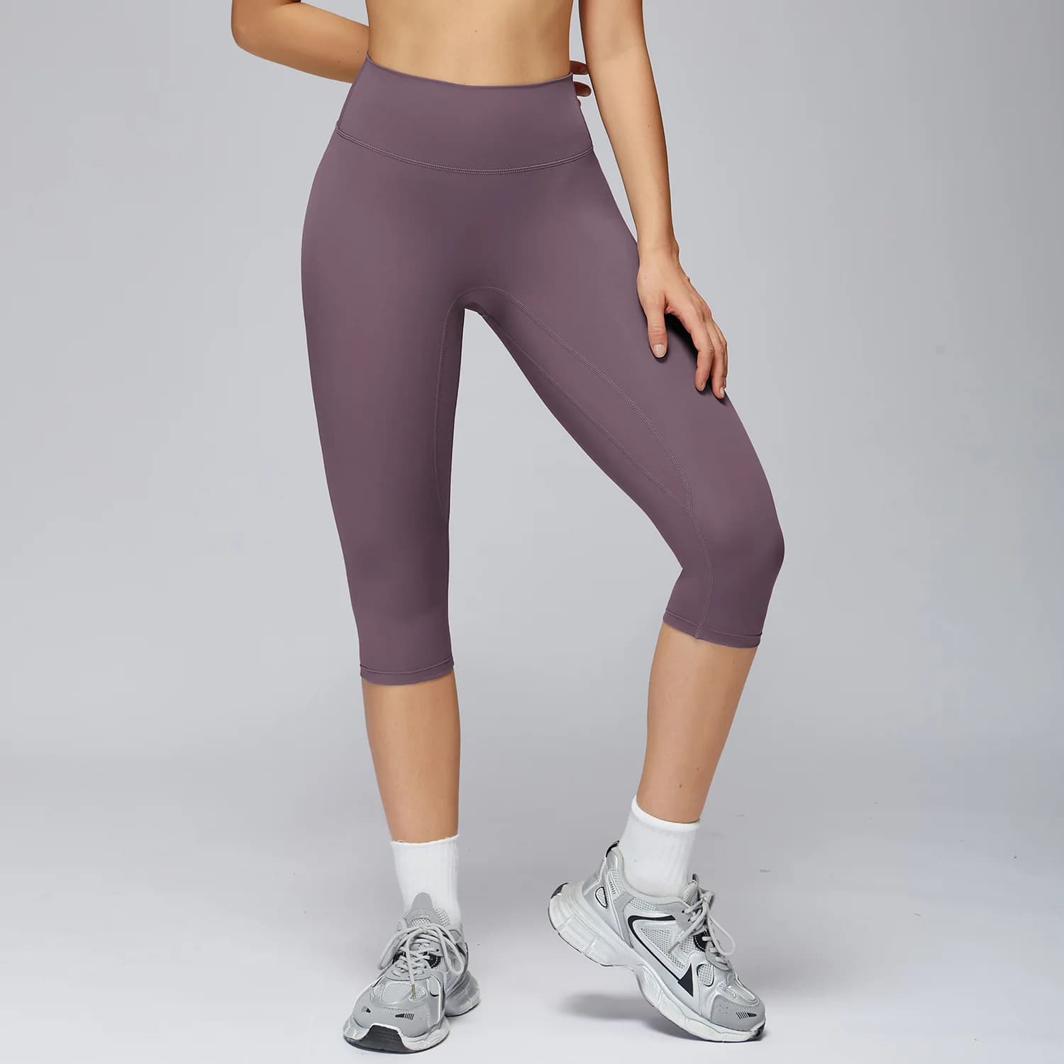 Nuovi pantaloncini da yoga da donna spazzolati a vita alta ad asciugatura rapida pantaloncini dimagranti aderenti da donna che corrono abbigliamento sportivo fitness all'aperto