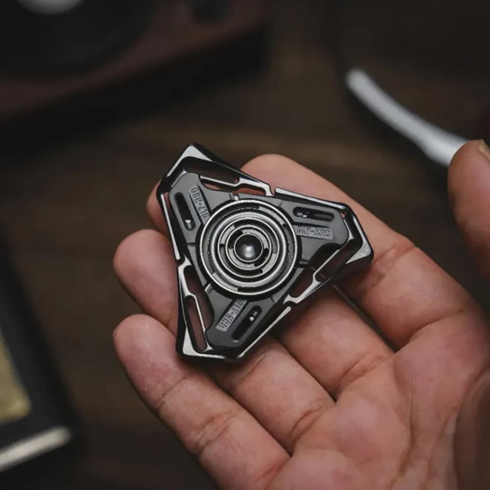 Zeus Plan EDC Hades Fidget Spinner a tre lobi con rotazione laterale e guscio diviso, Giocattolo antistress per adulti