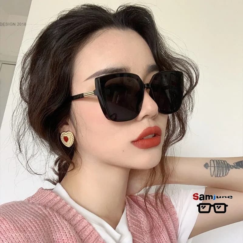 Samjune Classic Cat Eye Plastic Woman Sunglasses Brand Design Retro Fashion Outdoor