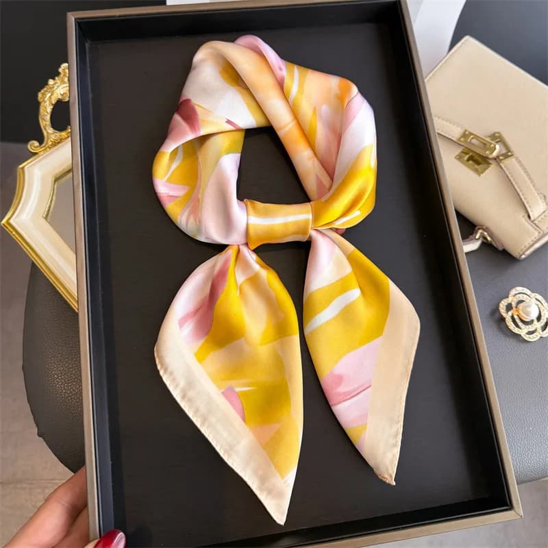 Nuovo Foulard Quadrato di Lusso da Donna, Sciarpa Estiva in Seta, Bandana, Hijab alla Moda, Foulard da Spiaggia, Elegante Sciarpa Avvolgente da Donna