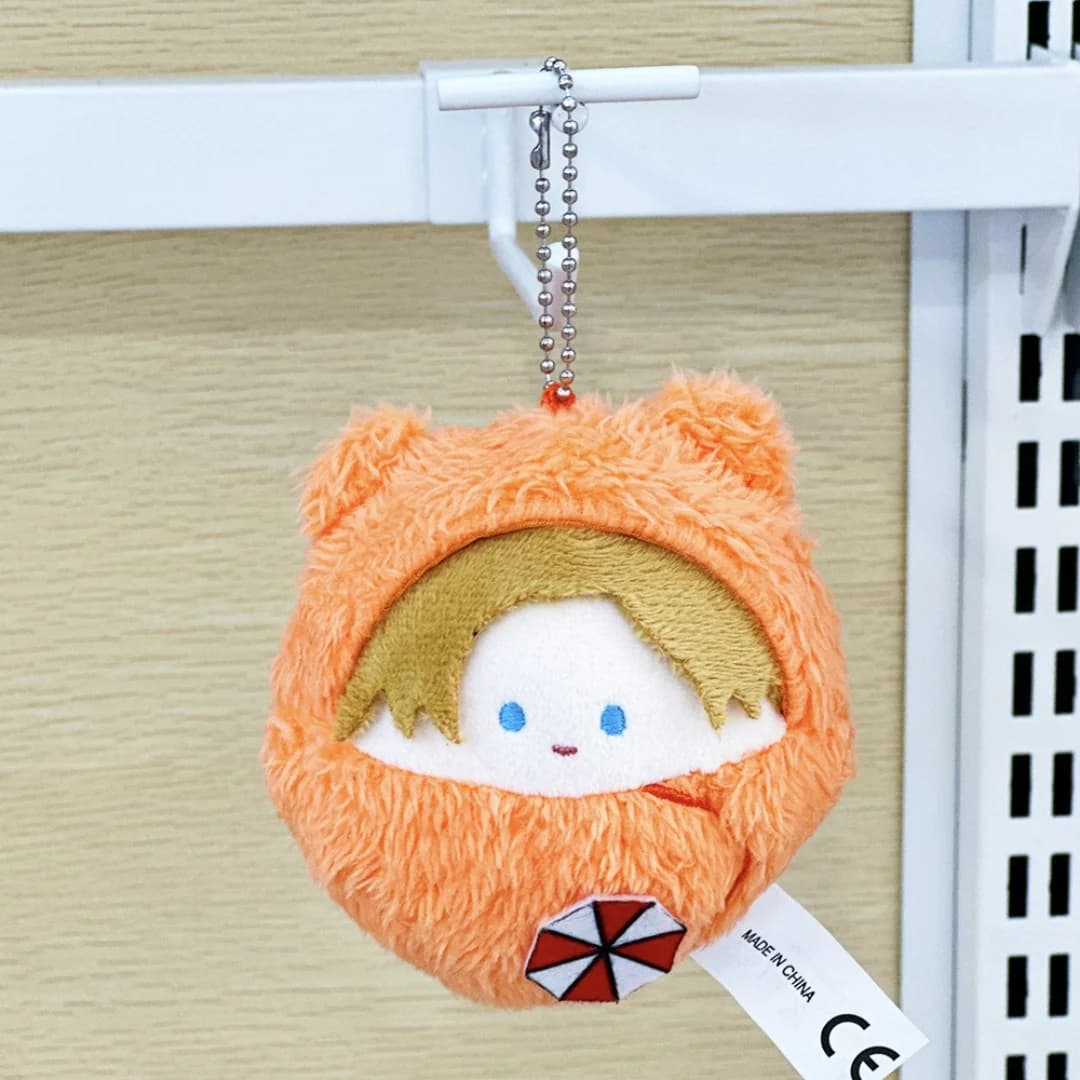 Peluche Resident Evil Biohazard Leon S. Kennedy, Morbido Portachiavi Imbottito, Mini Bambola Carina per Fan e Bambini, Regalo di Compleanno