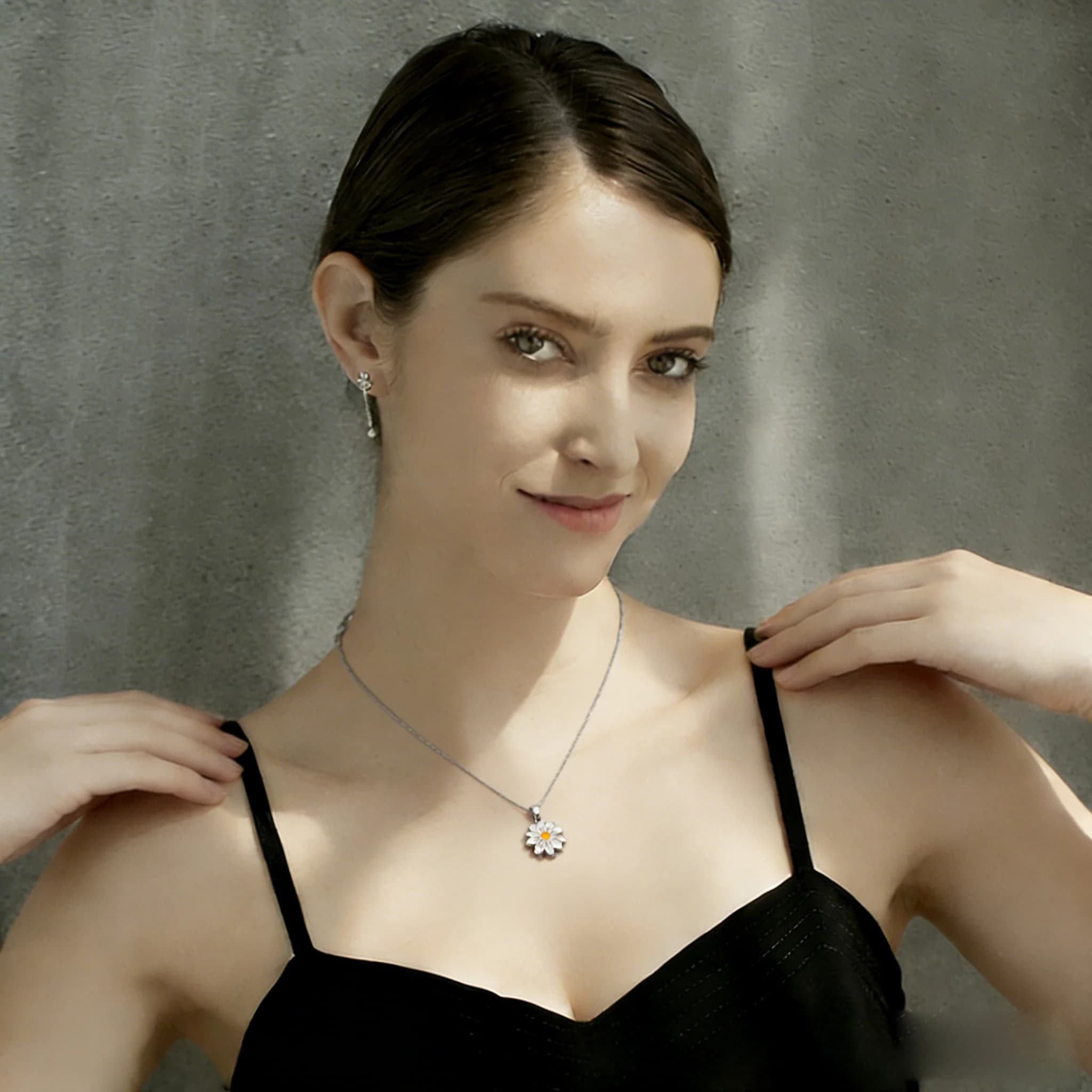 Collana con Ciondolo a Forma di Girasole in Acciaio Inossidabile Lucidato a Specchio, Incisione Laser Possibile, Regalo Romantico per Amanti e Amici