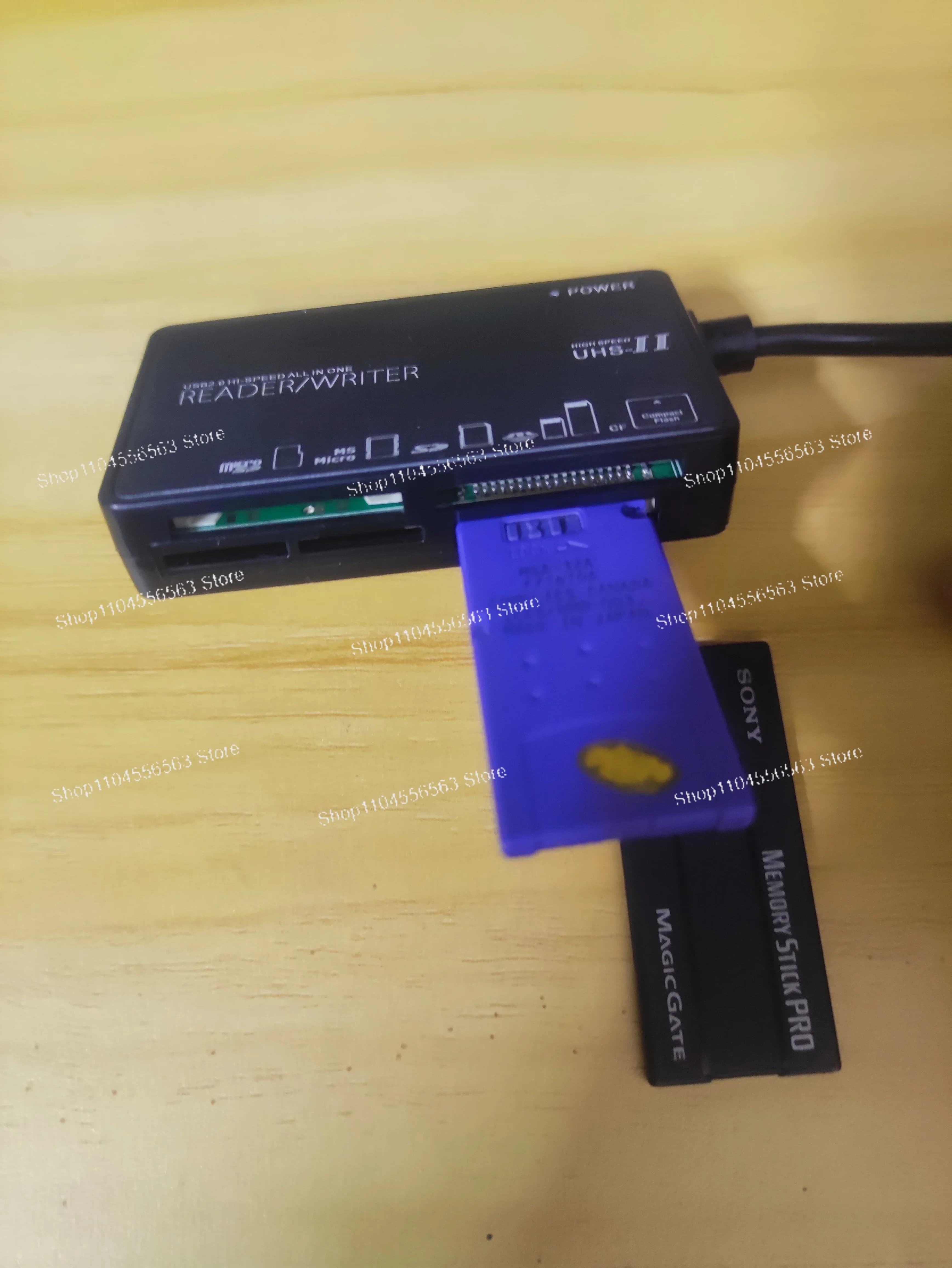 Lettore di schede di memoria multifunzione per schede CF SD MS della fotocamera, compatibile con il trasferimento dati del registratore CCD del telefono