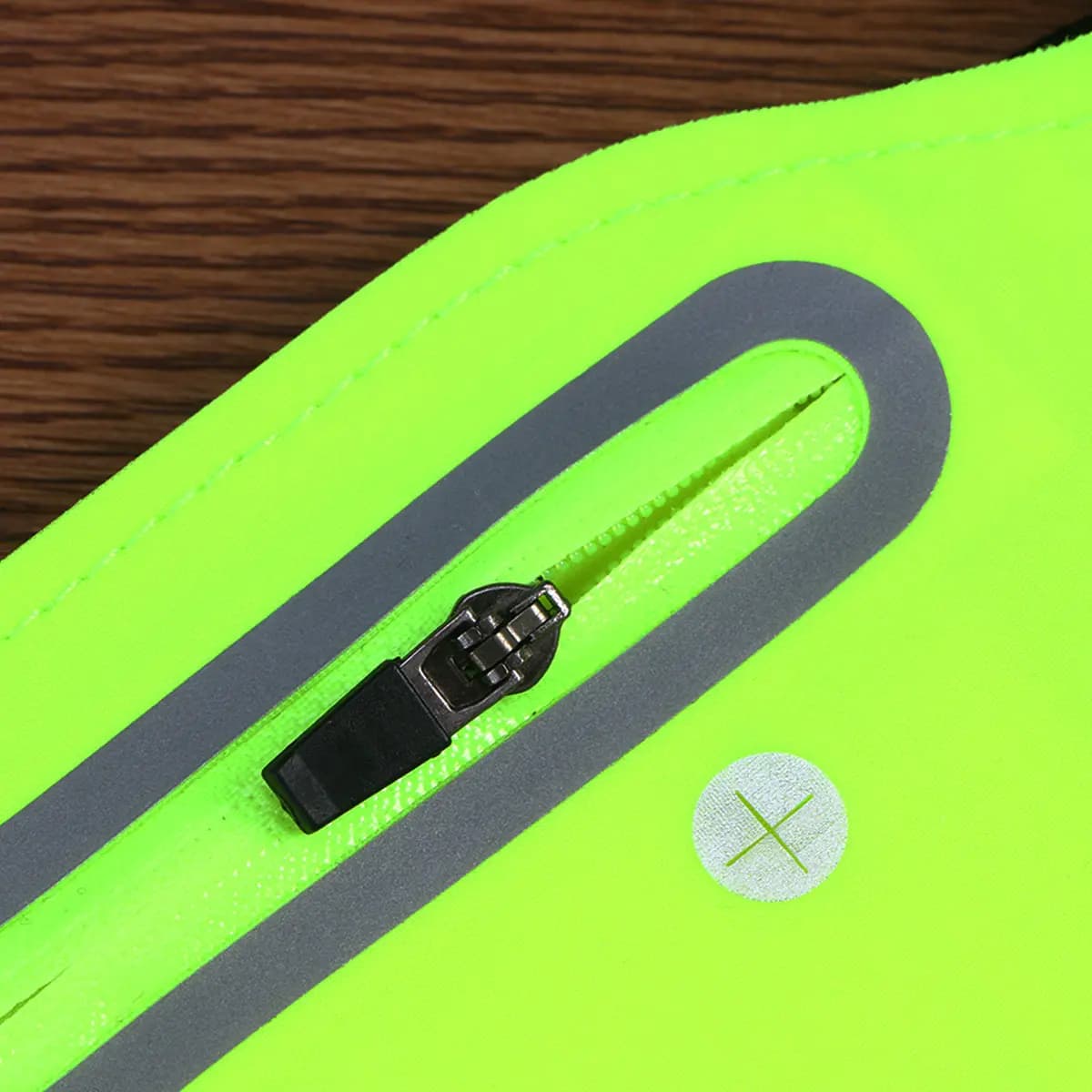 Ultra Thin 1.5mm Lightweight Running Belt with Reflective Strips Sweat Resistant Waist Pack for Phone Passport Keys Energy Gels
