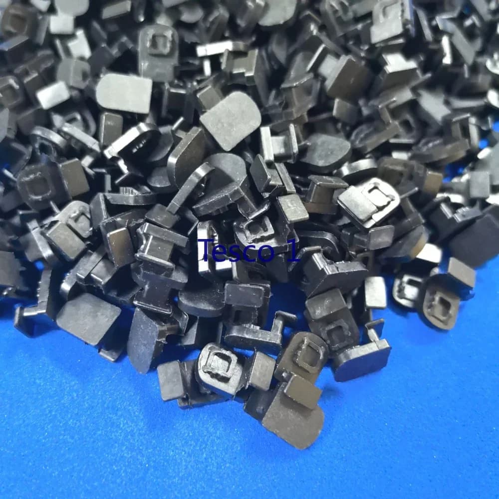 1 Pezzo NUOVO Coperchio Base Inferiore in Gomma per Porta Batteria per Canon EOS 5D 6D 7D 5D2 6D2 5D3 5D4 450D 500D 550D 600D 1000D 200D 250D