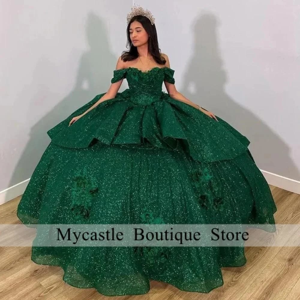 Abito Quinceanera con spalle scoperte in cristallo verde 2025 Applicazioni personalizzate Abito dolce 16 Abito da compleanno Abiti da 15 anni