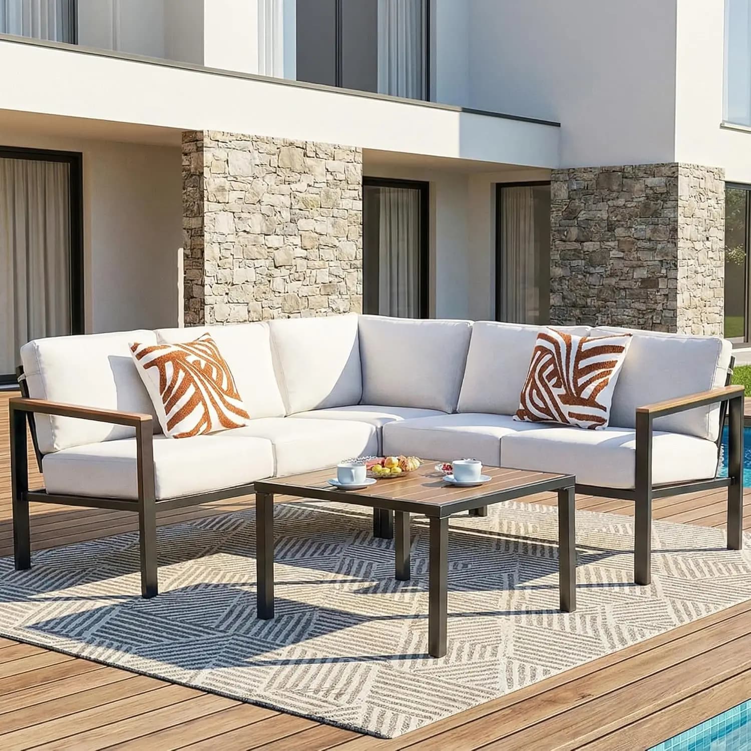 Set da Patio 6 Pezzi con Cuscini in Olefin, Braccioli in Finto Legno, Tavolo Ergonomico e Sedie con Schienale Alto Personalizzabili per Giardino e Terrazza