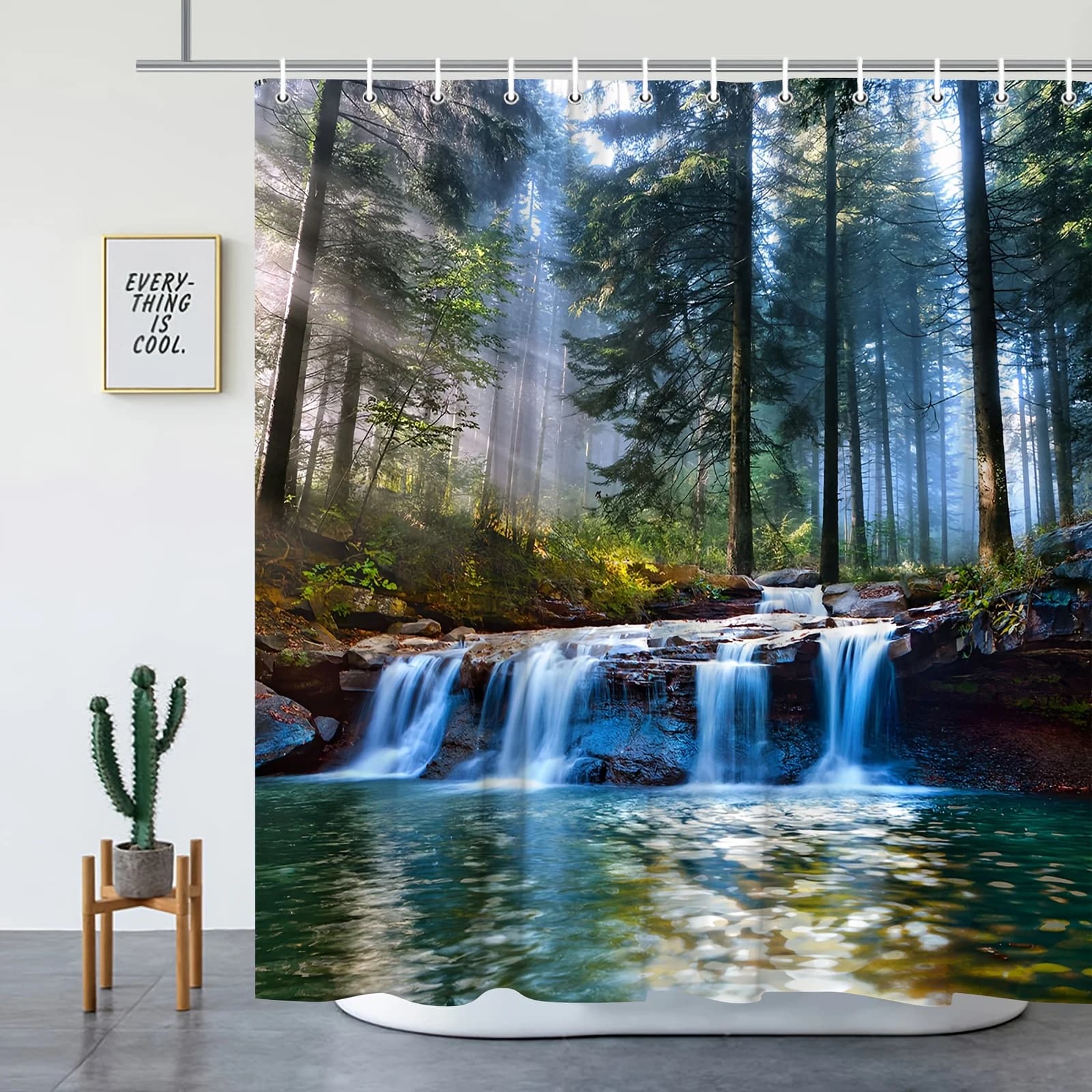 Tenda da doccia a cascata con foresta incantata - Poliestere, lavabile in lavatrice con ganci inclusi - Perfetta per l'arredamento del bagno